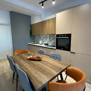 Brand New Apts Located At The City's Main Square-100 Mbs Wifi , Durrës Albania